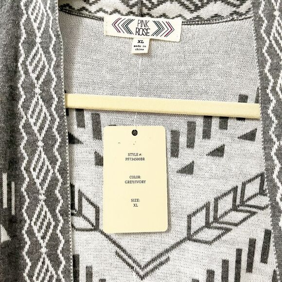 🟢Pink Rose Gray & Ivory Chevron Aztec Print Open Front Knit Cardigan Size XL - Picture 5 of 6